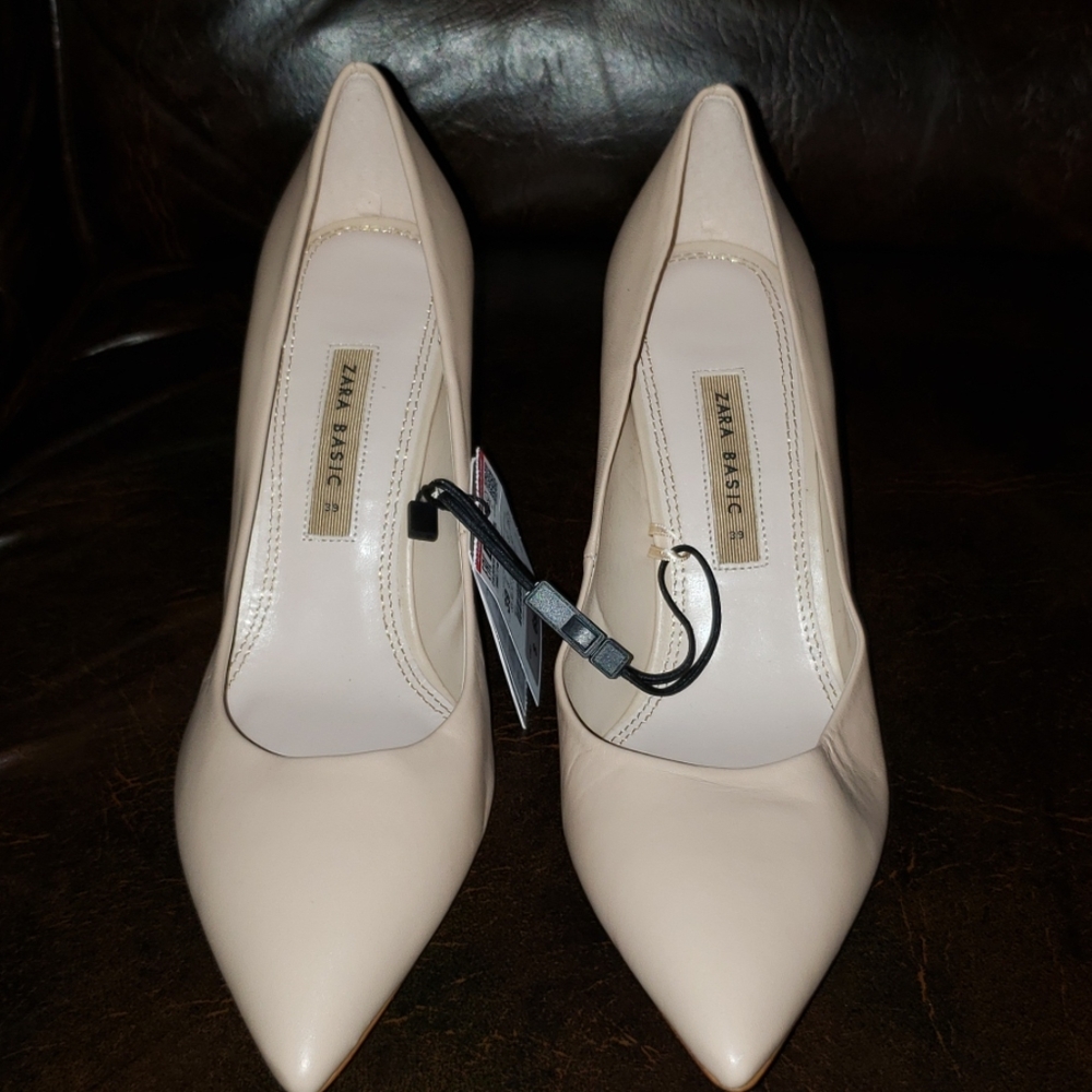 NWT Zara Basic tan heels